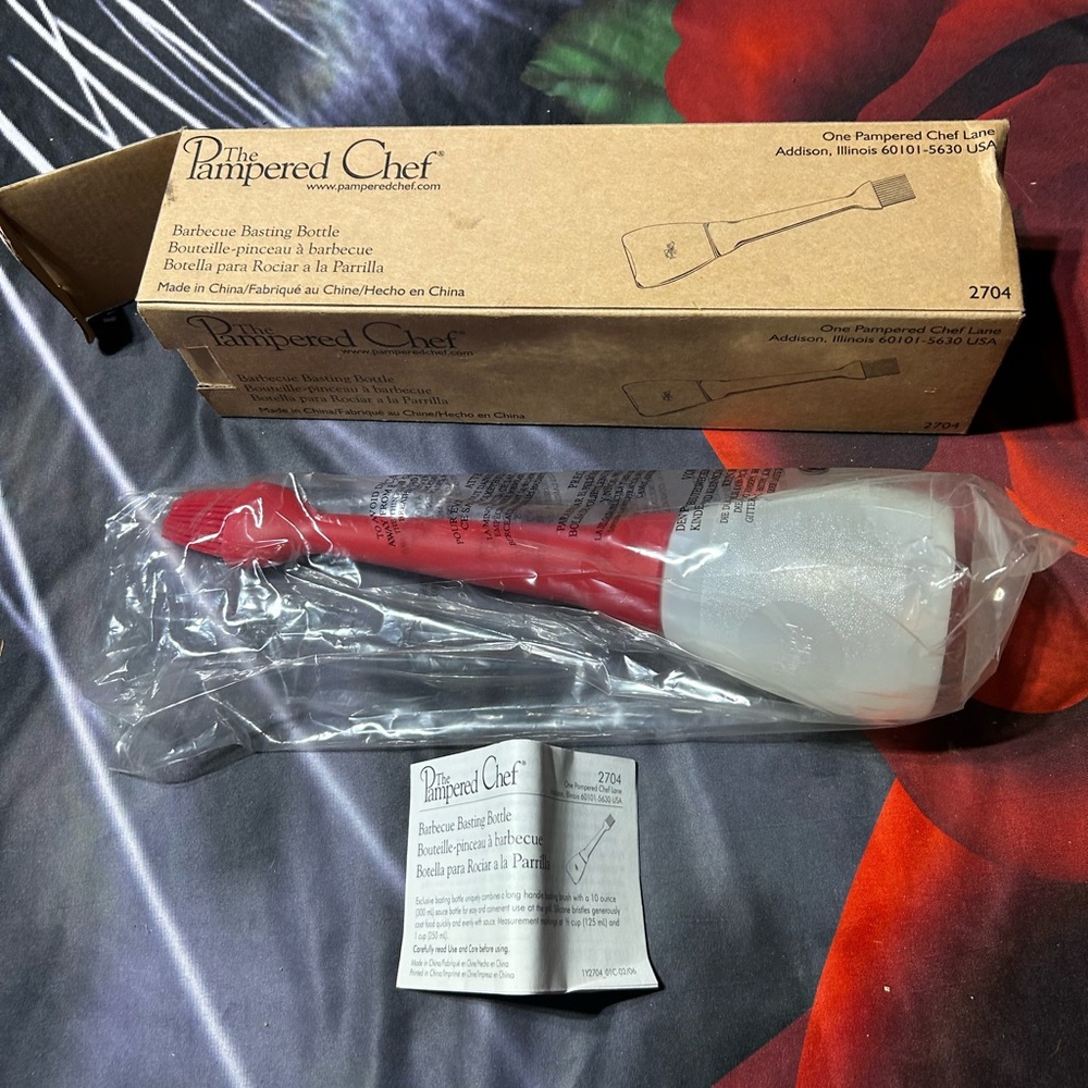 Pampered Chef Red and White Basting Brush